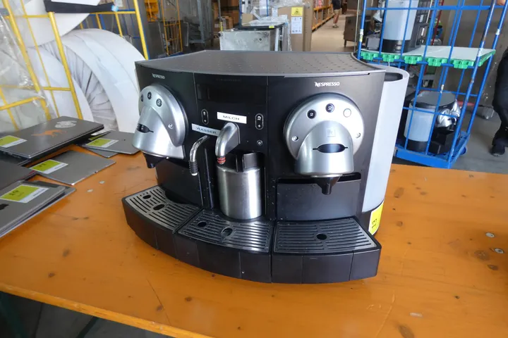 Nespresso Professional - Kaffeeautomat Modell: Gemini 702 / CS 220